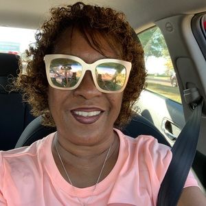 Meet your Posher, Paula